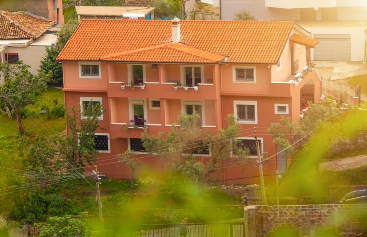 Kalaja Inn Крує Екстер'єр фото