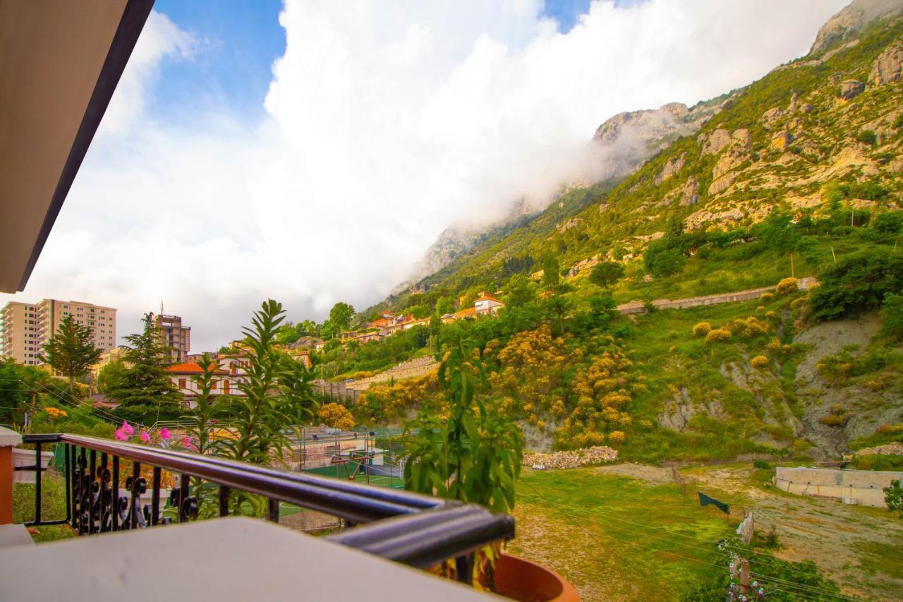 Kalaja Inn Крує Екстер'єр фото