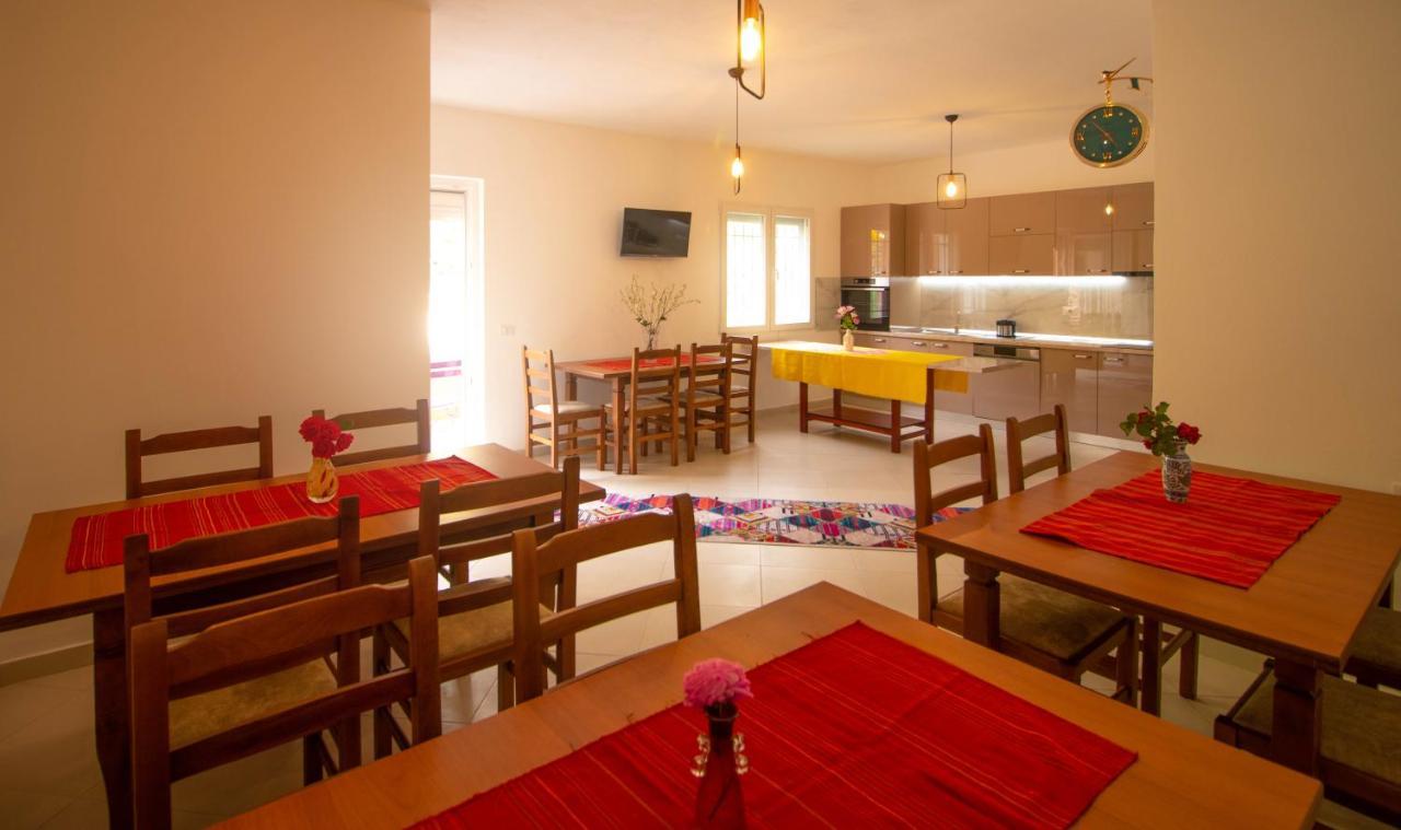 Kalaja Inn Крує Екстер'єр фото
