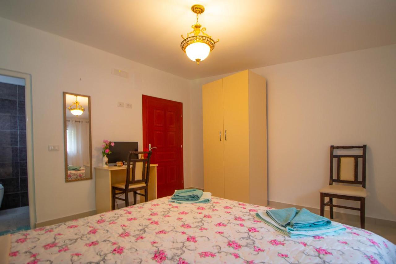 Kalaja Inn Крує Екстер'єр фото