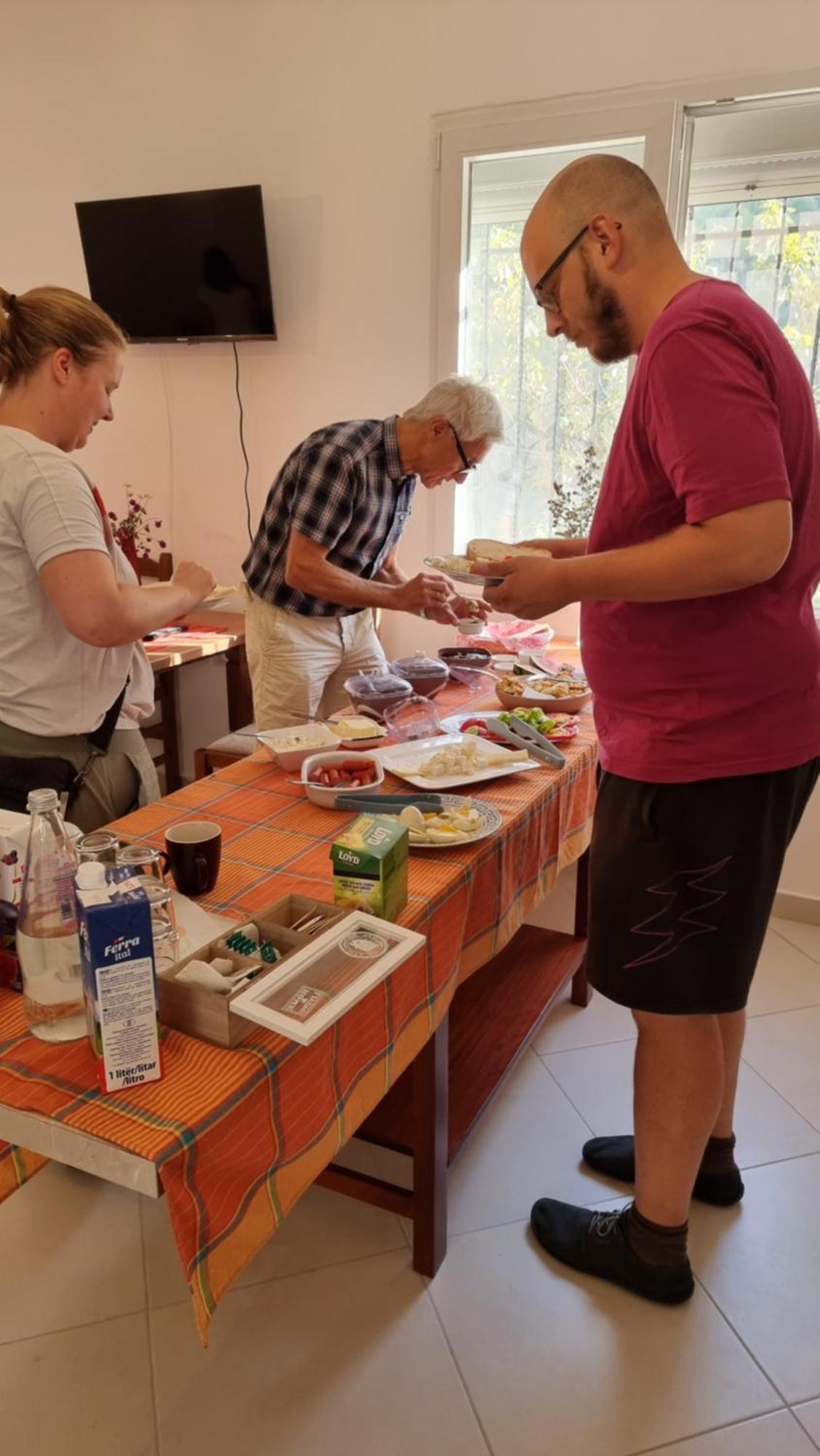 Kalaja Inn Крує Екстер'єр фото